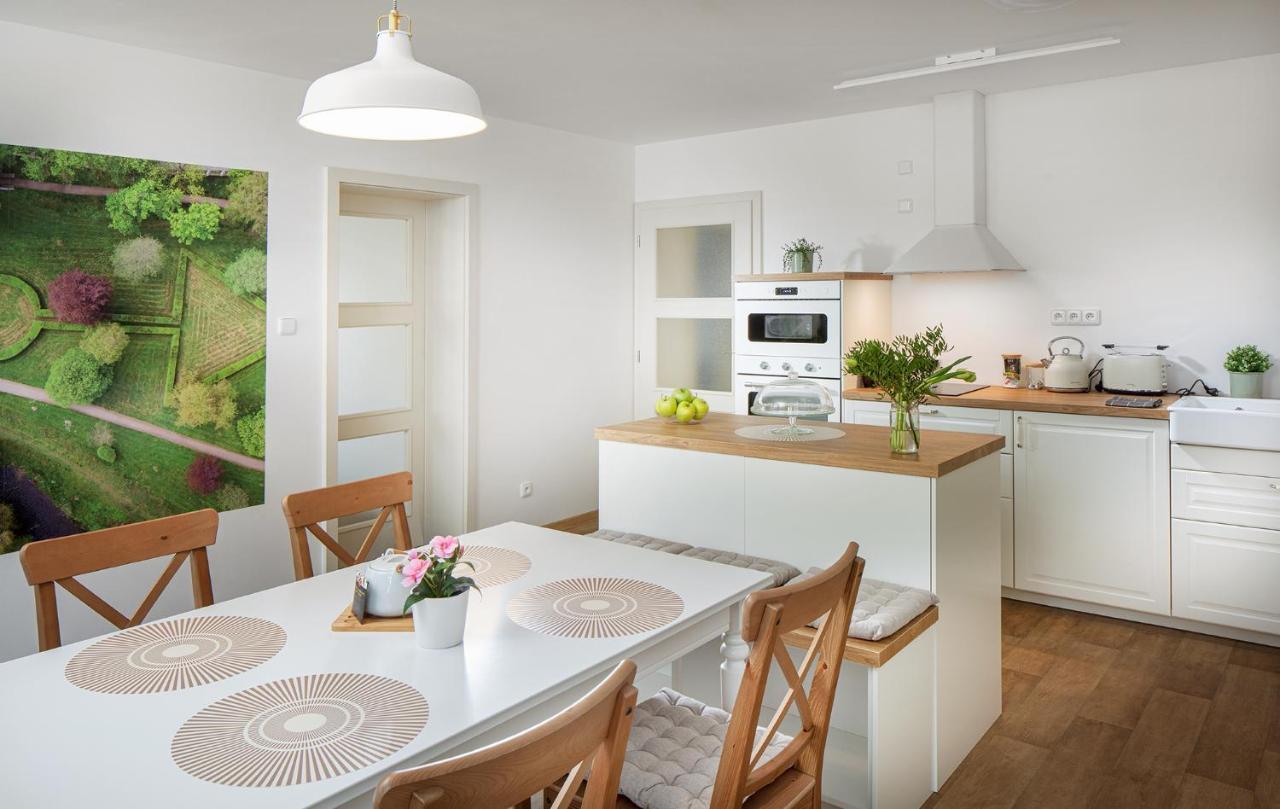 Apartmany Myslivna Ostrov  Extérieur photo