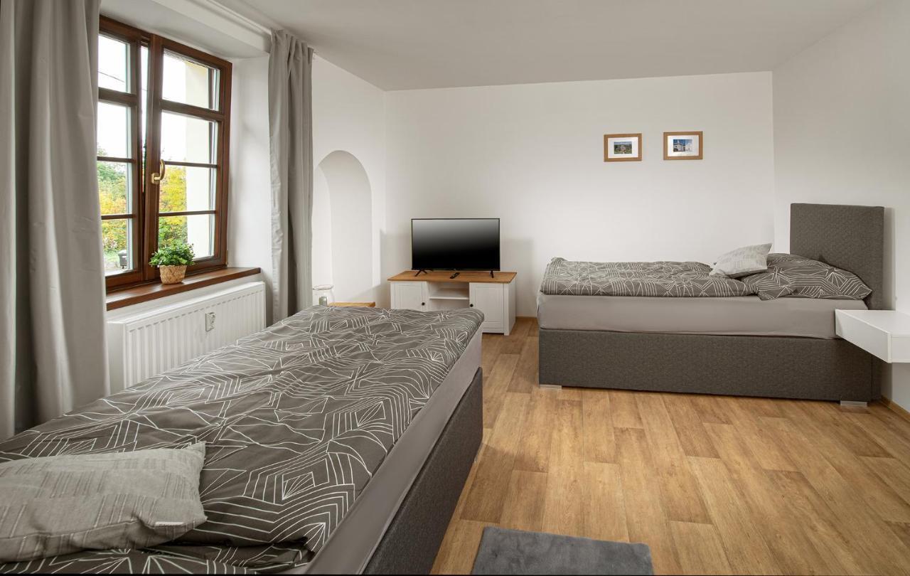 Apartmany Myslivna Ostrov  Extérieur photo