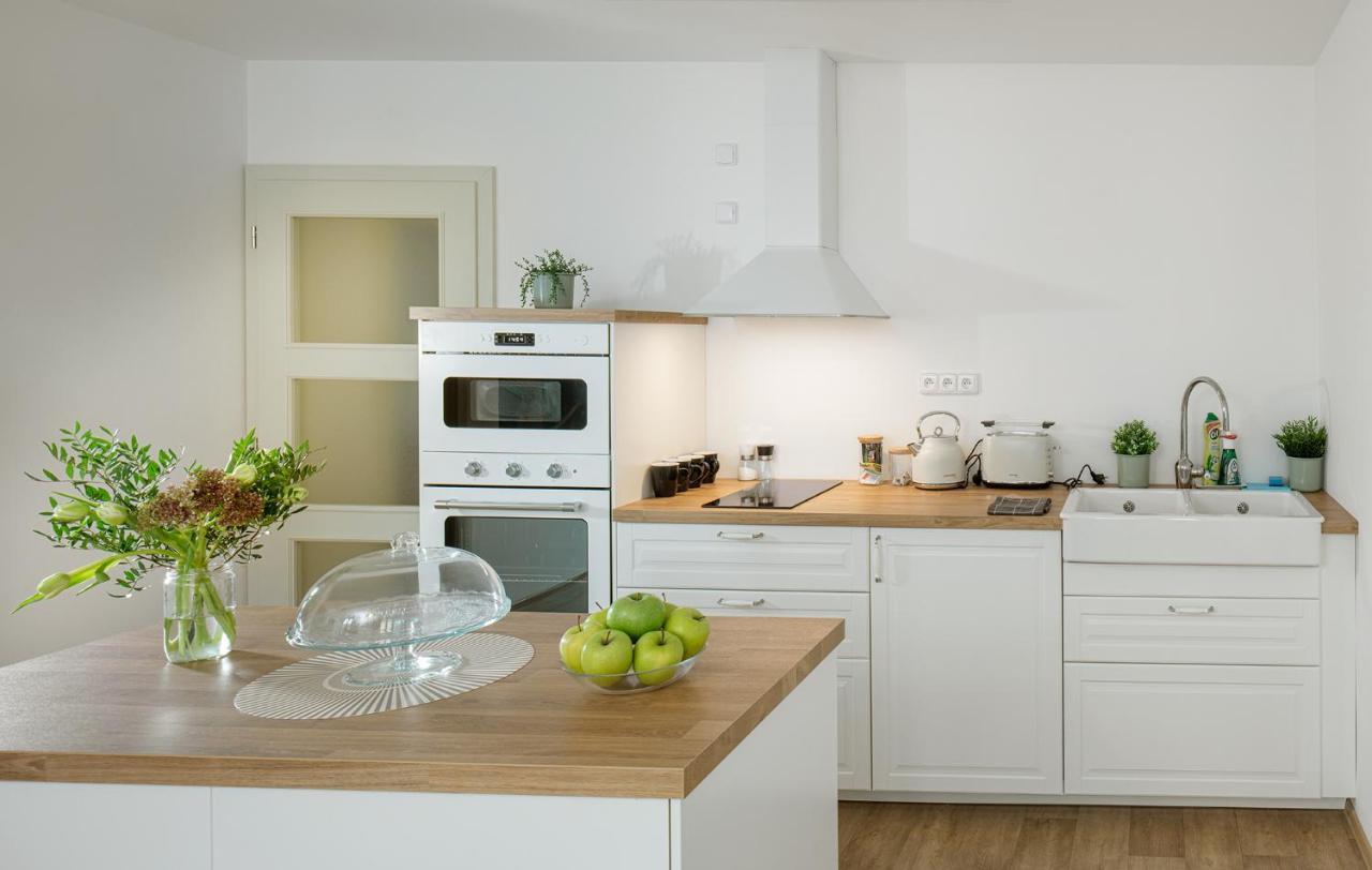 Apartmany Myslivna Ostrov  Extérieur photo