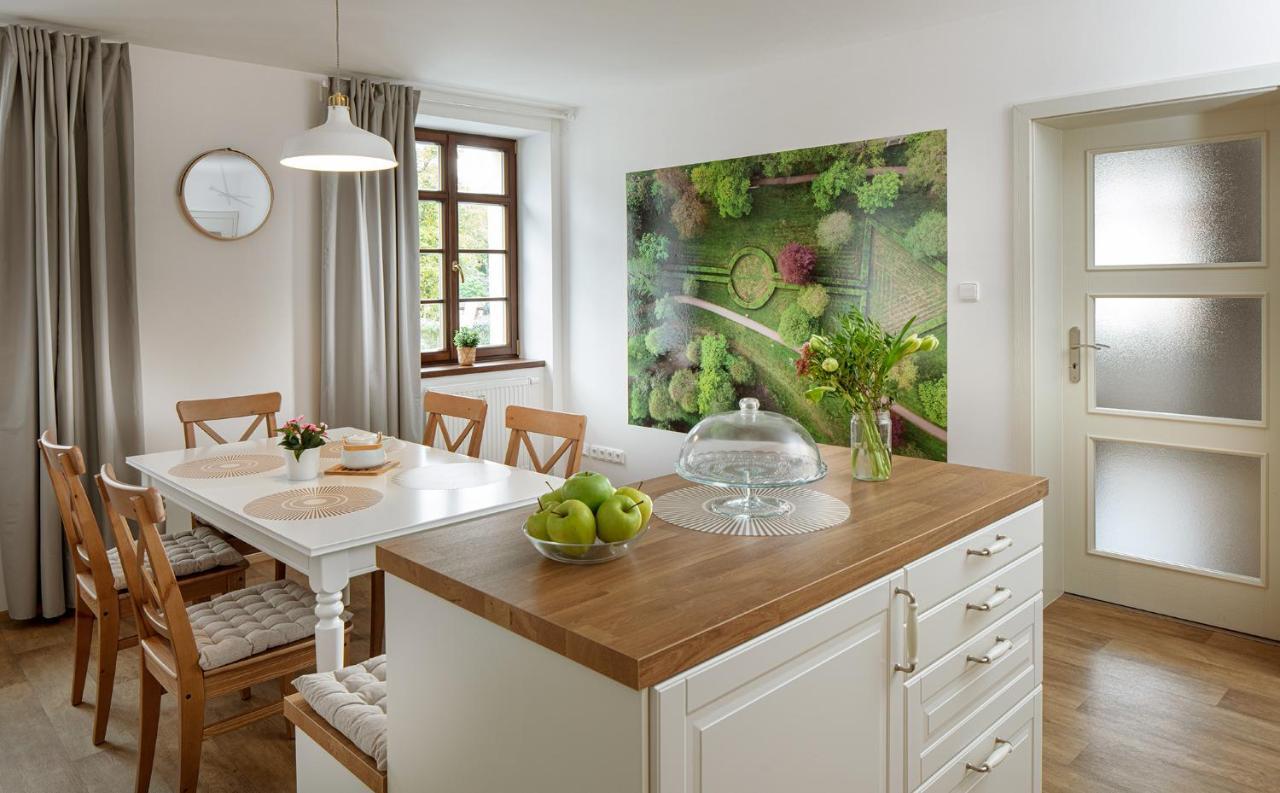 Apartmany Myslivna Ostrov  Extérieur photo